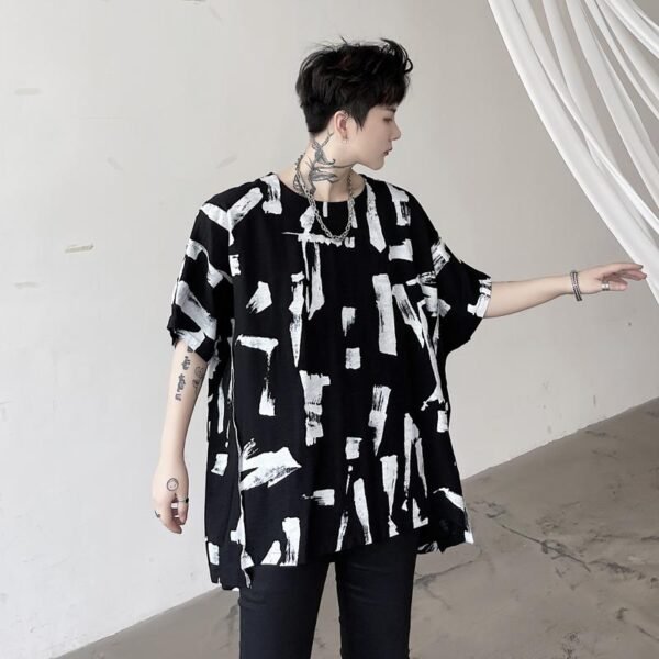 KK1686/P75 Geometric Pattern Drop Shoulder Raglan Sleeve Round Neck T-shirt
